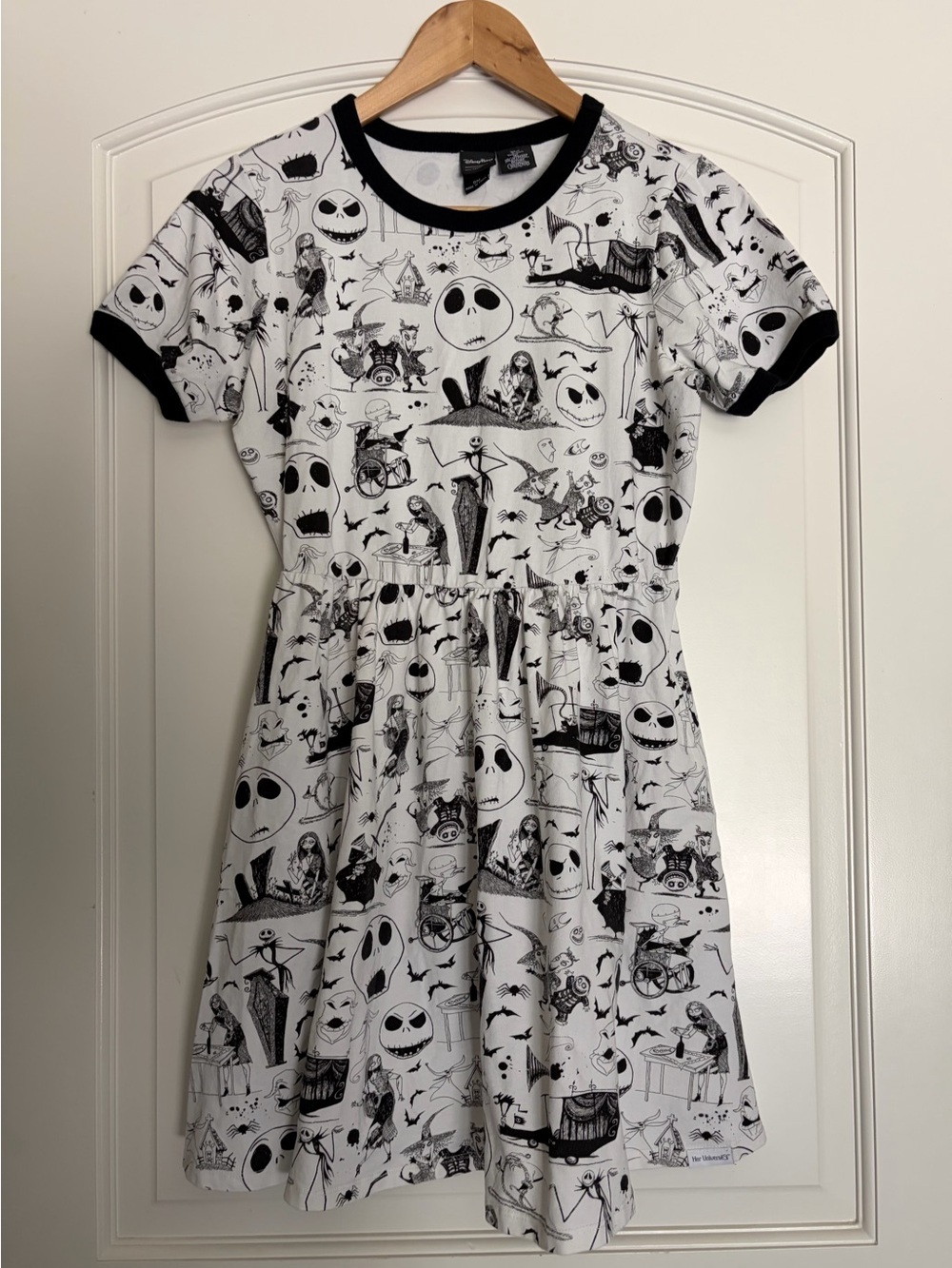 This Her Universe Disney The Nightmare Before Christmas Dress SM EUC Pockets